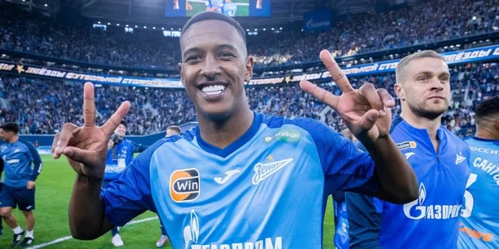 Защитник «Зенита» Роберт Ренан может продолжить карьеру в «Интере» Защитник «Зенита» Роберт Ренан может продолжить карьеру в «Интере»