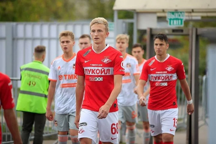 Хавбек «Спартака» Руслан Литвинов о борьбе с «Зенитом»: «Нам нужно продолжать в том же духе и не оглядываться ни на кого»