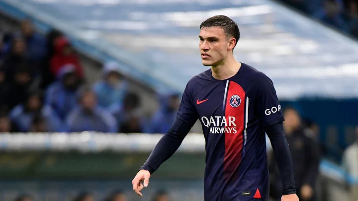 «Манчестер Юнайтед» подписал Мануэля Угарте из ПСЖ «Манчестер Юнайтед» подписал Мануэля Угарте из ПСЖ