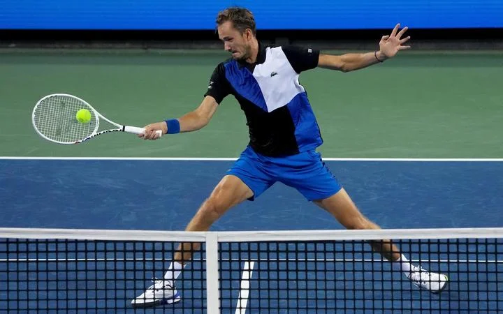 Даниил Медведев: «На «Мастерсах» очень высокая конкуренция. Даже на «Больших шлемах» есть два простых раунда, где тебе попадается кто-то из конца топ-100» Даниил Медведев: «На «Мастерсах» очень высокая конкуренция. Даже на «Больших шлемах» есть два простых раунда, где тебе попадается кто-то из конца топ-100»