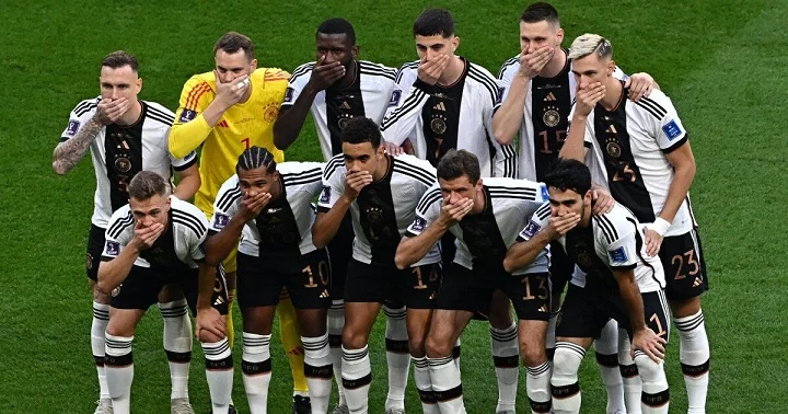 Только два игрока сборной Германии выступали за акцию по капитанской повязке