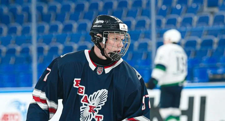 Никита Артамонов про НХЛ: «У меня есть еще два года, которые я проведу в КХЛ. За это время важно окрепнуть, набраться мастерства и опыта» Никита Артамонов про НХЛ: «У меня есть еще два года, которые я проведу в КХЛ. За это время важно окрепнуть, набраться мастерства и опыта»