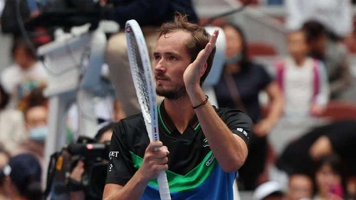 Даниил Медведев вышел в финал в Пекине, обыграв Александра Зверева Даниил Медведев вышел в финал в Пекине, обыграв Александра Зверева