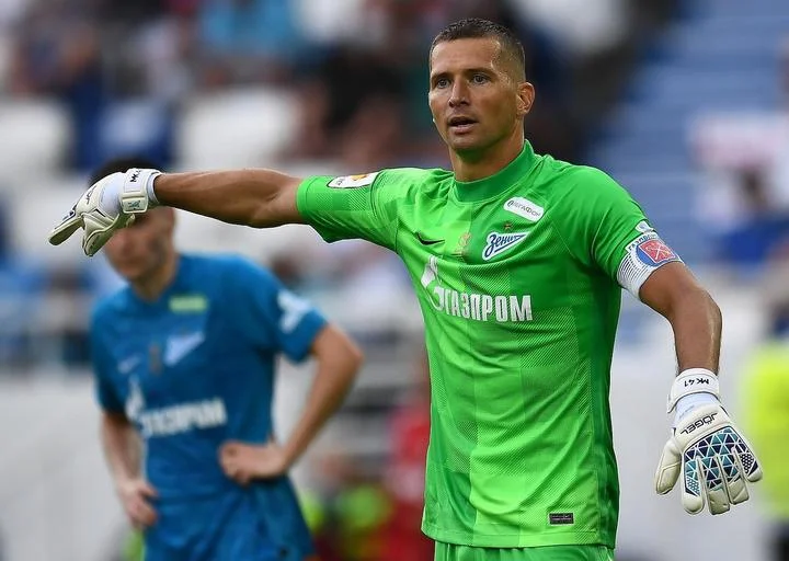 Михаил Кержаков: «Когда соперник практически не атакует, для вратаря это худшая ситуация. Во время матча с «Оренбургом» мне кричали: «Иди к нам, посиди!» Михаил Кержаков: «Когда соперник практически не атакует, для вратаря это худшая ситуация. Во время матча с «Оренбургом» мне кричали: «Иди к нам, посиди!»