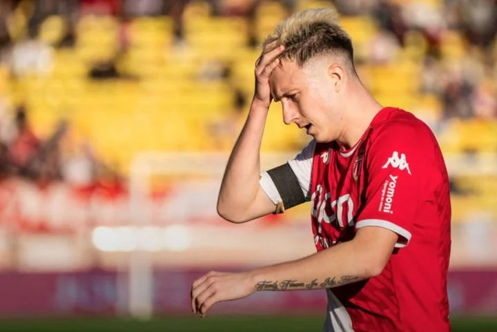 Александр Головин пропустит матч c «Лионом» из-за дисквалификации Александр Головин пропустит матч c «Лионом» из-за дисквалификации