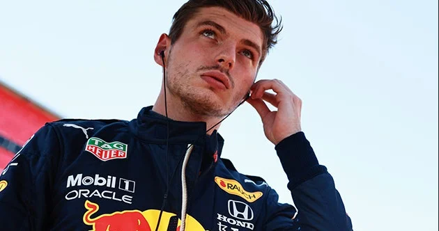 «Астон Мартин» предлагает Ферстаппену контракт с 2026 года «Астон Мартин» предлагает Ферстаппену контракт с 2026 года