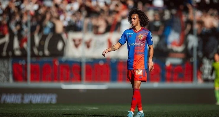 «Спартак» вспомнил об обороне. Привезли топ-защитника из Парагвая, закрывают сделку с «Бенфикой» «Спартак» вспомнил об обороне. Привезли топ-защитника из Парагвая, закрывают сделку с «Бенфикой»