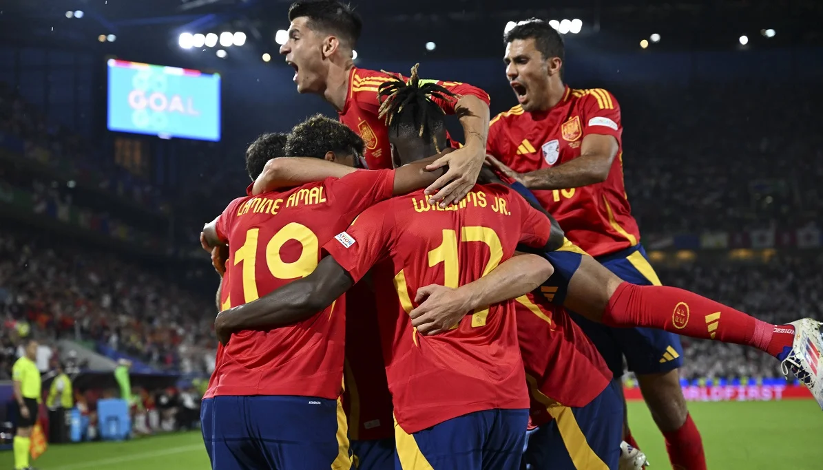 Шнякин о работе на финале Евро: «Здорово, что в большом футбольном матче выиграла команда, которая лучше играла в футбол» Шнякин о работе на финале Евро: «Здорово, что в большом футбольном матче выиграла команда, которая лучше играла в футбол»