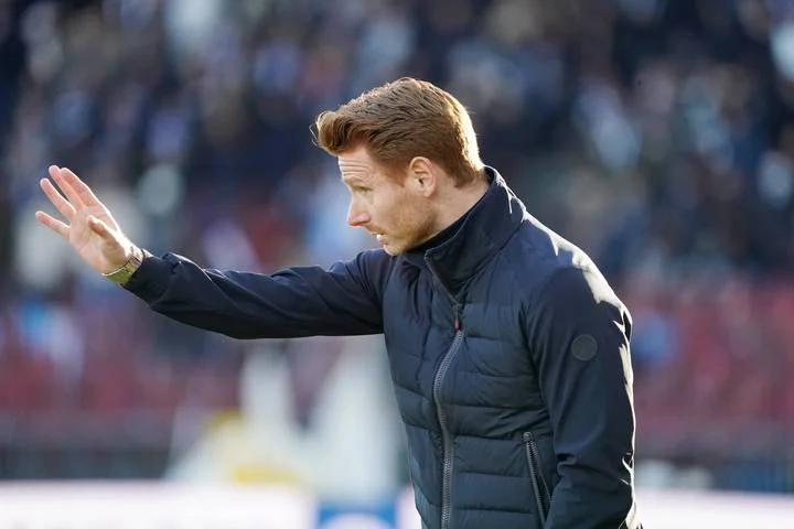 Гендиректор «Спартака» Евгений Мележиков: «Как работает Абаскаль, видно каждый день: начинает рано, заканчивает поздно» Гендиректор «Спартака» Евгений Мележиков: «Как работает Абаскаль, видно каждый день: начинает рано, заканчивает поздно»