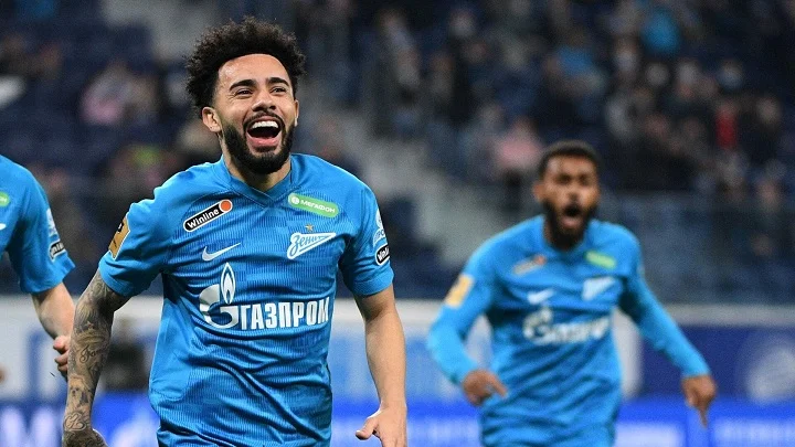 Клаудиньо о футболе в России: «Он очень силовой, в Бразилии — более техничный» Клаудиньо о футболе в России: «Он очень силовой, в Бразилии — более техничный»