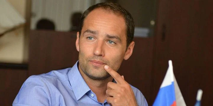 Роман Широков: «Главная интрига в РПЛ не в борьбе за чемпионство, а между командами внизу: кто вылетит напрямую, а кто будет играть переходные матчи» Роман Широков: «Главная интрига в РПЛ не в борьбе за чемпионство, а между командами внизу: кто вылетит напрямую, а кто будет играть переходные матчи»