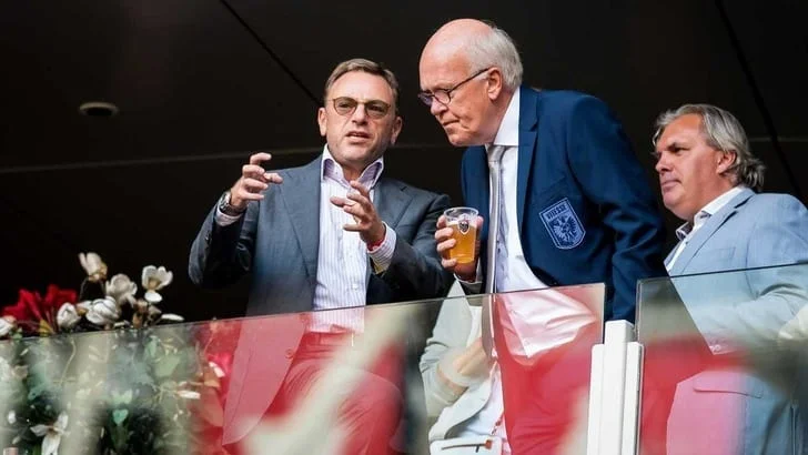 Российский бизнесмен объявил о продаже «Витесса» Российский бизнесмен объявил о продаже «Витесса»