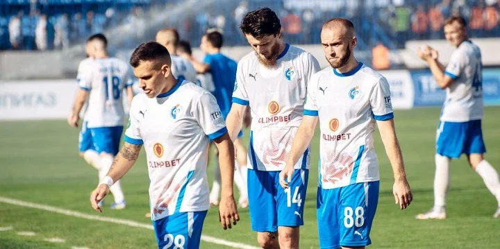 «Факел» обыгрывает «Енисей» 1:0 к перерыву ответного стыкового матча «Факел» обыгрывает «Енисей» 1:0 к перерыву ответного стыкового матча