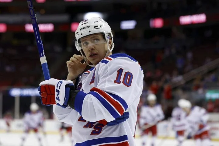 Артемий Панарин о вылете из Кубка Стэнли: «У нас хорошая команда, которая отдала все силы» Артемий Панарин о вылете из Кубка Стэнли: «У нас хорошая команда, которая отдала все силы»