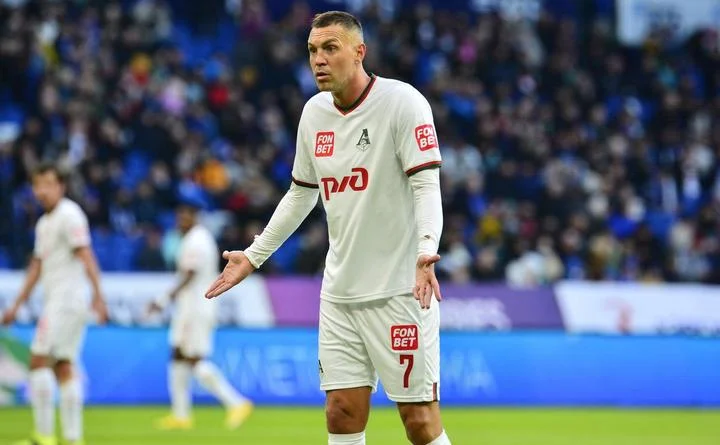 Владимир Кузьмичев: «С учетом возраста Дзюбы, габаритов, наверное, «Локо» рассматривает на его позицию более молодого форварда» Владимир Кузьмичев: «С учетом возраста Дзюбы, габаритов, наверное, «Локо» рассматривает на его позицию более молодого форварда»