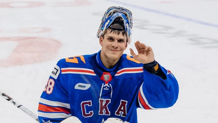 Никита Серебряков: «Понимаем, какая банда в СКА собралась. Главное – играть в свой хоккей» Никита Серебряков: «Понимаем, какая банда в СКА собралась. Главное – играть в свой хоккей»