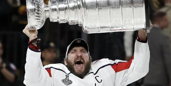 Российский игрок НХЛ Тренин: Овечкин все время стоит не в опасной позиции, но забивает Российский игрок НХЛ Тренин: Овечкин все время стоит не в опасной позиции, но забивает