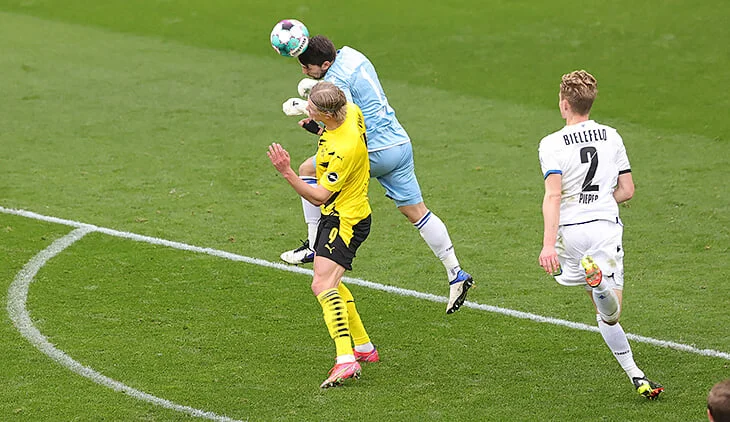 «Манчестер Сити» бесплатно подпишет вратаря «Арминии» «Манчестер Сити» бесплатно подпишет вратаря «Арминии»