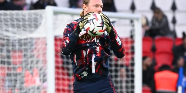 Нигматуллин: Сафонов должен понимать, в каком клубе играет. Цена ошибки там очень высока Нигматуллин: Сафонов должен понимать, в каком клубе играет. Цена ошибки там очень высока