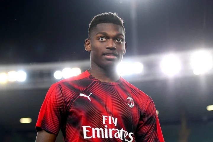 ПСЖ хочет купить нападающего «Милана» за 70 млн. евро, но «красно-чёрные» требуют 100 млн. ПСЖ хочет купить нападающего «Милана» за 70 млн. евро, но «красно-чёрные» требуют 100 млн.