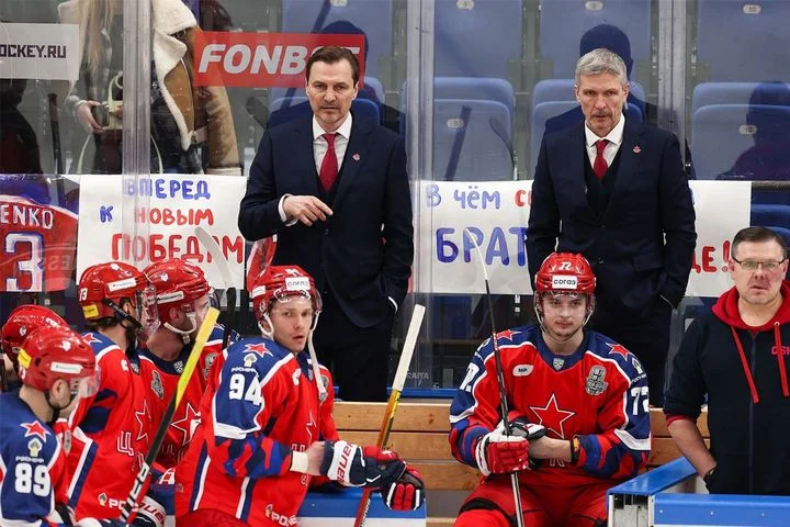 Валерий Покровский: «Менять Федорова я считаю нецелесообразным. В следующем сезоне обновленный состав ЦСКА будет гораздо сильнее, чем в этом году» Валерий Покровский: «Менять Федорова я считаю нецелесообразным. В следующем сезоне обновленный состав ЦСКА будет гораздо сильнее, чем в этом году»