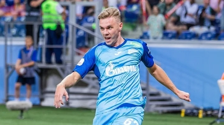 Александр Мостовой: «Мне нравилась игра Глушенкова, когда он еще играл в «Крыльях». Удивлен, что сейчас восхваляют его» Александр Мостовой: «Мне нравилась игра Глушенкова, когда он еще играл в «Крыльях». Удивлен, что сейчас восхваляют его»