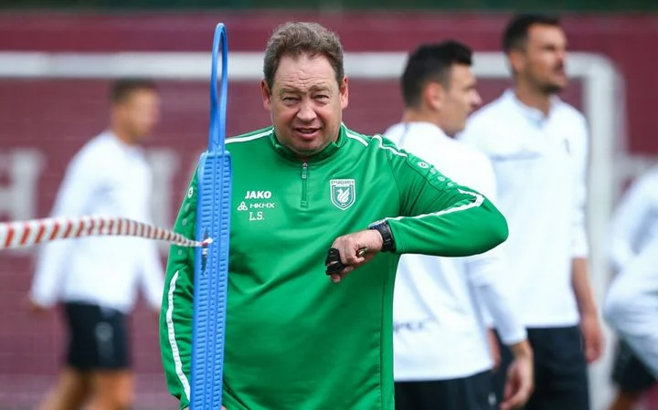 Леонид Слуцкий: «Вдруг завтра примут решение о том, что русским игрокам можно спокойно покидать клубы и приостанавливать контракты»