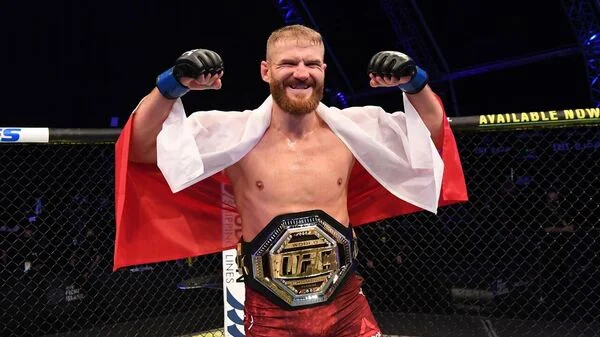 Блахович победил Ракича техническим нокаутом на UFC Вегас 54 Блахович победил Ракича техническим нокаутом на UFC Вегас 54