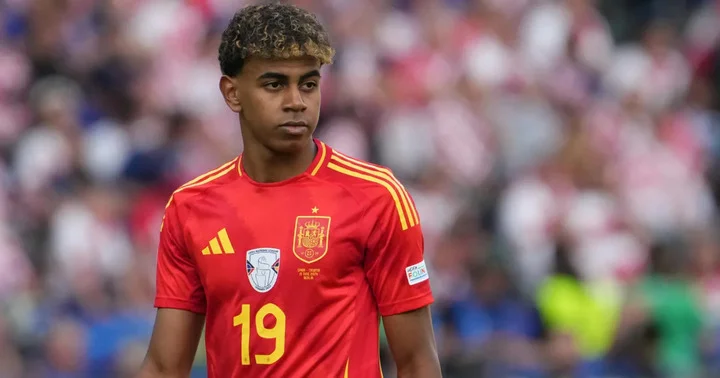 Ламин Ямаль о «Золотом мяче»: «Попасть в тройку лучших было бы мечтой» Ламин Ямаль о «Золотом мяче»: «Попасть в тройку лучших было бы мечтой»