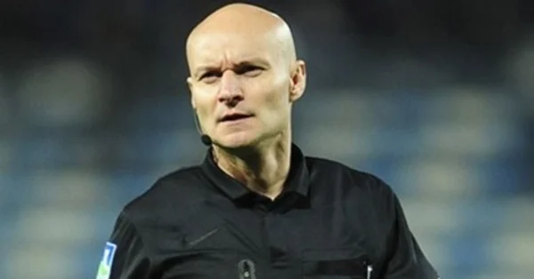 Экс-судья Бурруль о незасчитанном голе в ворота «Барселоны»: «Касание Муниаина рукой не явное, чтобы отменять гол» Экс-судья Бурруль о незасчитанном голе в ворота «Барселоны»: «Касание Муниаина рукой не явное, чтобы отменять гол»