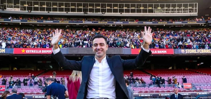 От прощания до новой встречи — 6.5 лет. Хави долго был «будущим» тренером «Барселоны» и вот стал настоящим