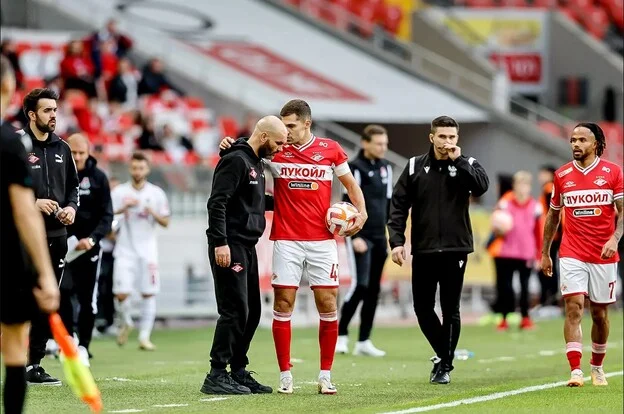 Мостовой: В «Спартак» приходят посторонние люди, которые не играли в футбол – полное безобразие Мостовой: В «Спартак» приходят посторонние люди, которые не играли в футбол – полное безобразие