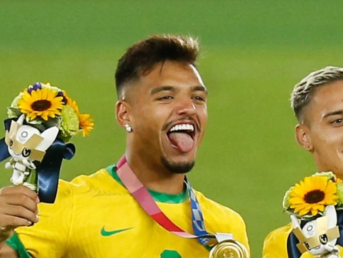 В агентстве Менино отреагировали на слухи о возможном переходе игрока в «Зенит» В агентстве Менино отреагировали на слухи о возможном переходе игрока в «Зенит»