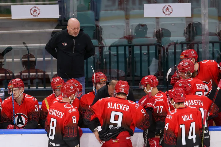 «Автомобилист» разгромил «Сочи» 8:2 в матче турнира имени Николая Пучкова «Автомобилист» разгромил «Сочи» 8:2 в матче турнира имени Николая Пучкова