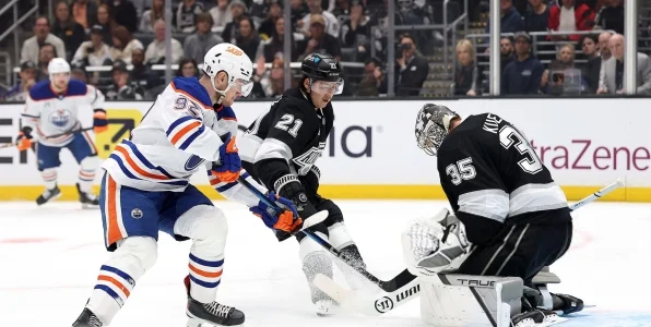 Подколзин: «Брат сфоткался с Макдэвидом в раздевалке, а Хайман сказал, что задрафтует его» Подколзин: «Брат сфоткался с Макдэвидом в раздевалке, а Хайман сказал, что задрафтует его»