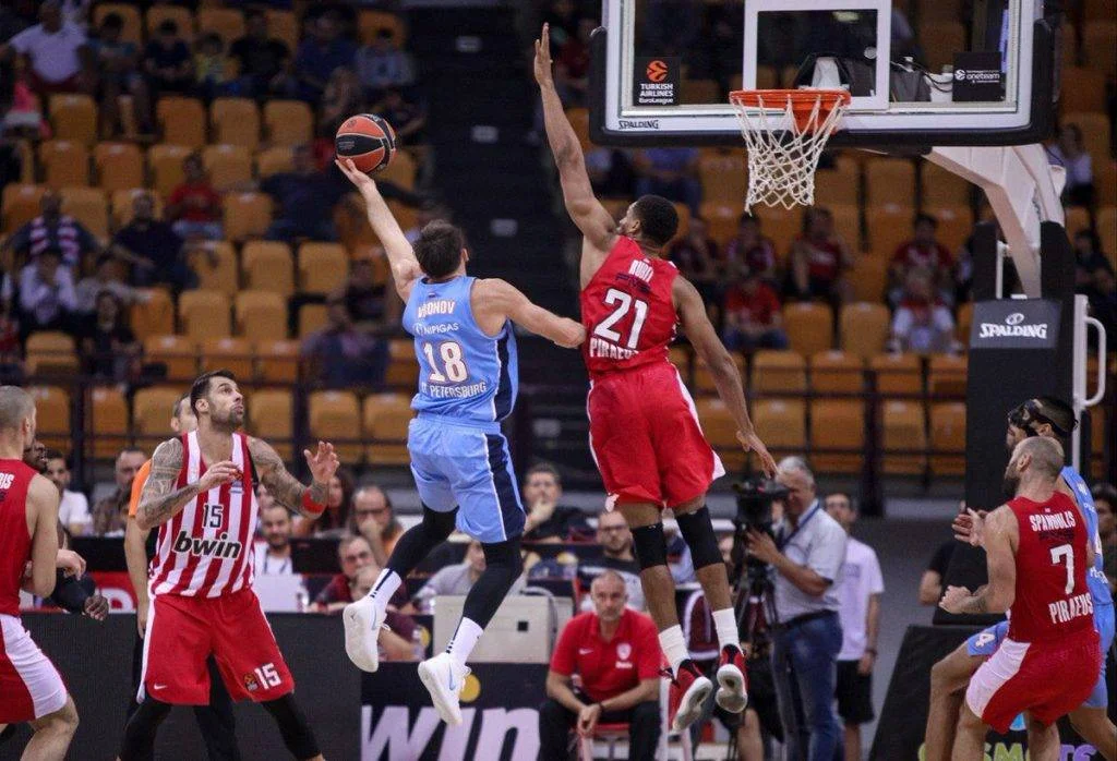 Евролига приняла решение приостановить участие российских команд на неопределенный срок Евролига приняла решение приостановить участие российских команд на неопределенный срок