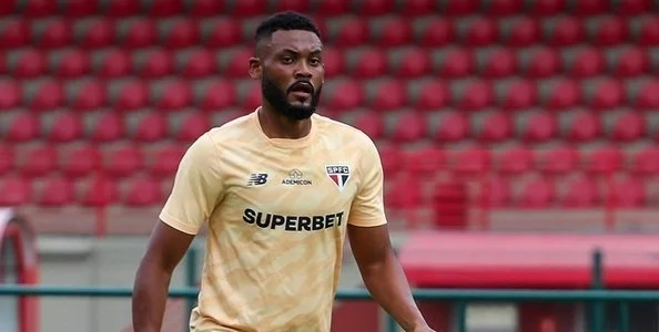 Защитник «Сан-Паулу» может перейти в московское «Динамо» Защитник «Сан-Паулу» может перейти в московское «Динамо»