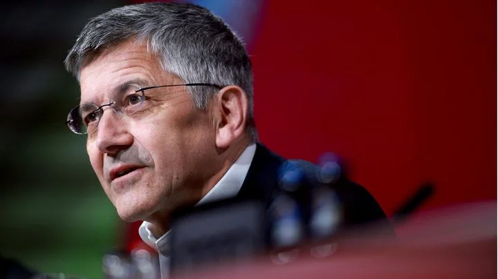 Президент «Баварии» Герберт Хайнер: «В Лиге чемпионов у нас по-прежнему есть все шансы. Даже после 0:1 от «Лацио» Президент «Баварии» Герберт Хайнер: «В Лиге чемпионов у нас по-прежнему есть все шансы. Даже после 0:1 от «Лацио»