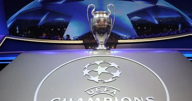 «Бавария» — ПСЖ и «Реал» — «Ливерпуль», «Аякс» — «Рома» и «Гранада» — МЮ. Прошли жеребьёвки 1/4 финала ЛЧ и ЛЕ