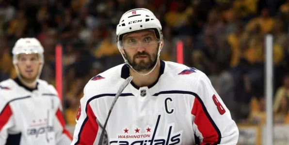 Журова усомнилась в том, что Овечкин сыграет в КХЛ: возраст уже серьезный Журова усомнилась в том, что Овечкин сыграет в КХЛ: возраст уже серьезный