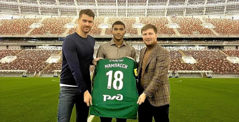 Новичок «Локомотива» Мампасси признался, что думал о переходе в «Манчестер Юнайтед» Новичок «Локомотива» Мампасси признался, что думал о переходе в «Манчестер Юнайтед»