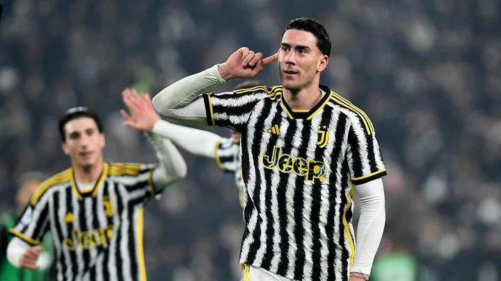 «Ювентус» вышел на первое место чемпионата Италии, разгромив в гостях «Лечче» – 3:0 «Ювентус» вышел на первое место чемпионата Италии, разгромив в гостях «Лечче» – 3:0