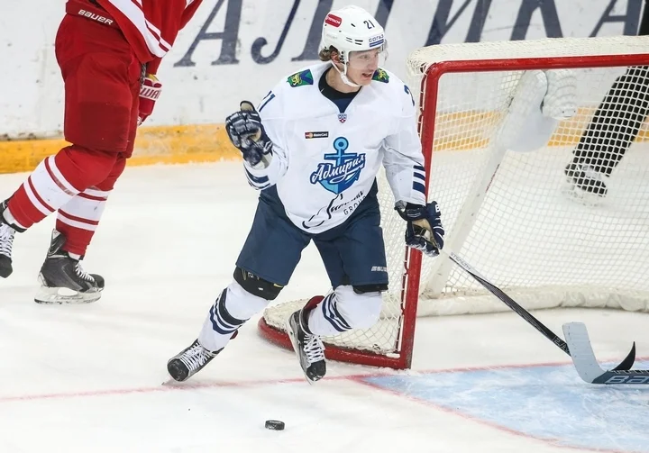 Экс-форвард «Адмирала» Дмитрий Лугин объявил о завершении карьеры Экс-форвард «Адмирала» Дмитрий Лугин объявил о завершении карьеры