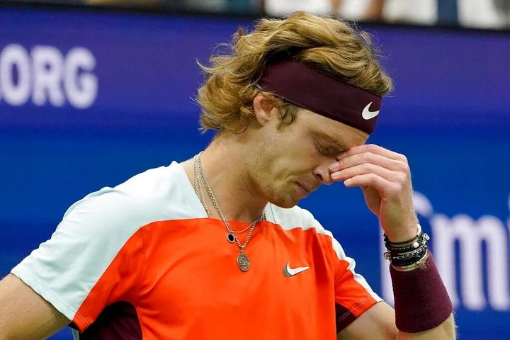 Шамиль Тарпищев про поражение Рублева: «Тиафо выглядел очень хорошо тактически, покрывал весь корт. Нервной системы у Андрея не осталось» Шамиль Тарпищев про поражение Рублева: «Тиафо выглядел очень хорошо тактически, покрывал весь корт. Нервной системы у Андрея не осталось»