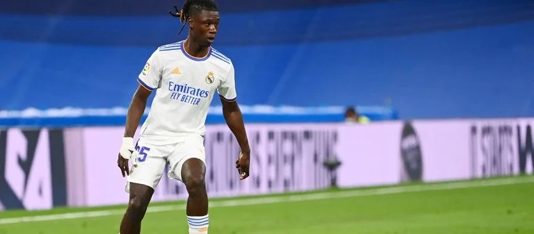 Камавинга продлит контракт с «Реалом» с повышением зарплаты Камавинга продлит контракт с «Реалом» с повышением зарплаты