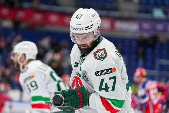 Агент Юрий Николаев: «Пока рано говорить о будущем Радулова. Ведем переговоры с «Ак Барсом» Агент Юрий Николаев: «Пока рано говорить о будущем Радулова. Ведем переговоры с «Ак Барсом»