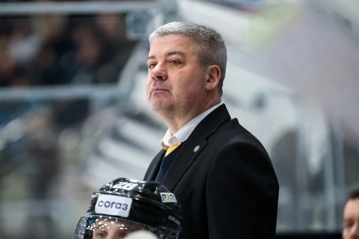 Леонид Тамбиев о 2:3 с «Ак Барсом»: «Я на перелеты жаловаться не буду. Фитнес и шейп – это самое главное в КХЛ» Леонид Тамбиев о 2:3 с «Ак Барсом»: «Я на перелеты жаловаться не буду. Фитнес и шейп – это самое главное в КХЛ»