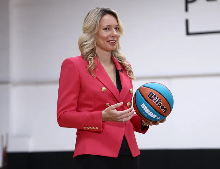 Илона Корстин: «Нижний» в этом сезоне играет очень успешно. «Локо» же обновил состав. В первом круге это будет самая непредсказуемая серия» Илона Корстин: «Нижний» в этом сезоне играет очень успешно. «Локо» же обновил состав. В первом круге это будет самая непредсказуемая серия»