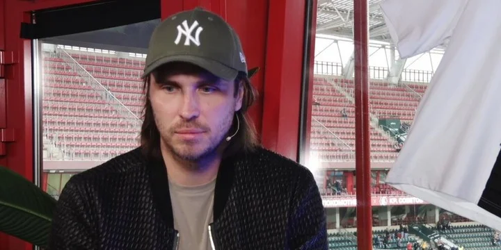 Виталий Дьяков: «Для комфортной жизни надо минимум 300 тысяч в месяц. Иногда и в большие суммы попасть могу» Виталий Дьяков: «Для комфортной жизни надо минимум 300 тысяч в месяц. Иногда и в большие суммы попасть могу»