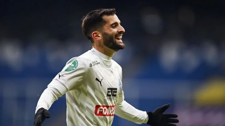 Бенхамин Гарре спас «Крылья Советов» от поражения в матче с «Динамо», реализовав пенальти Бенхамин Гарре спас «Крылья Советов» от поражения в матче с «Динамо», реализовав пенальти